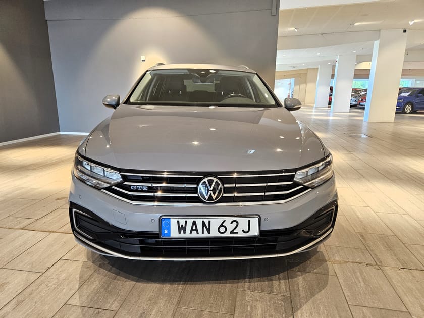 Bild 3 av Volkswagen Passat Sportscombi GTE SC 218hk V-hjul Drag Värmare SoH 95,9%