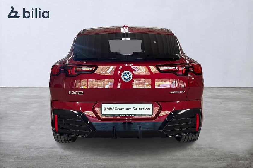 Bild 4 av BMW iX2 xDrive30 xDrive 30 M-Sport | Aktiv farth. | Tonade rutor | Drag