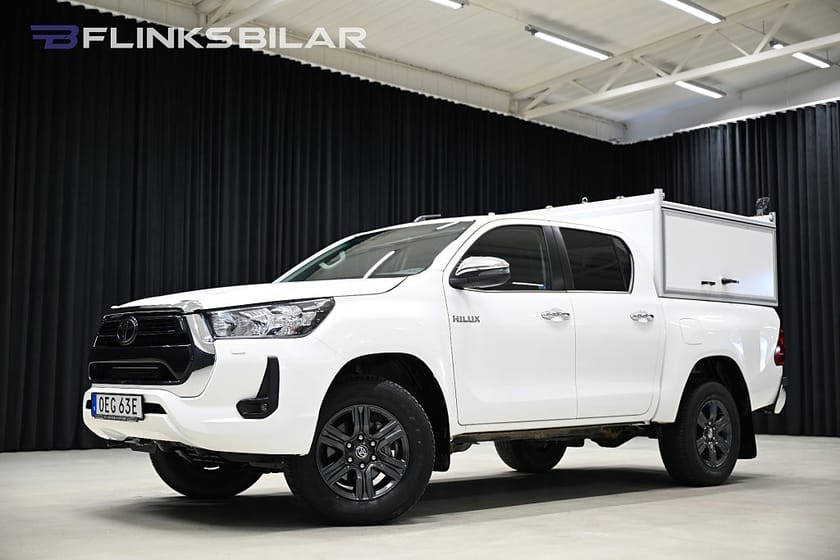 Bild 1 av Toyota Hilux Dubbelhytt 2.4 AWD 150HK Automat|Kåpa|Släde|FjärrstyrdVärmare|Moms