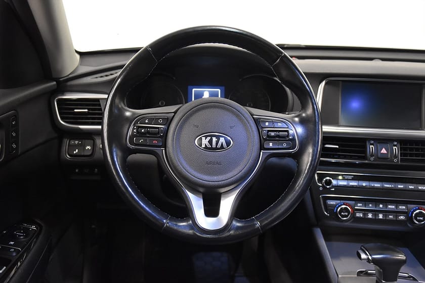 Bild 2 av Kia Optima Sport Wagon Plug-in Hybrid SW Plus 2 Pano H/K 360° Rattv AdaptivF 205hk