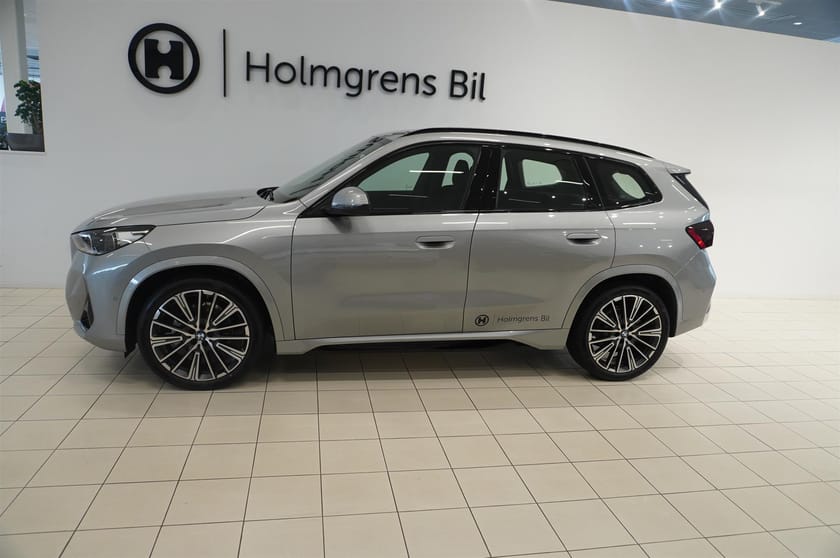 Bild 3 av BMW iX1 eDrive20 Edrive 20 M-Sport Edition 204hk