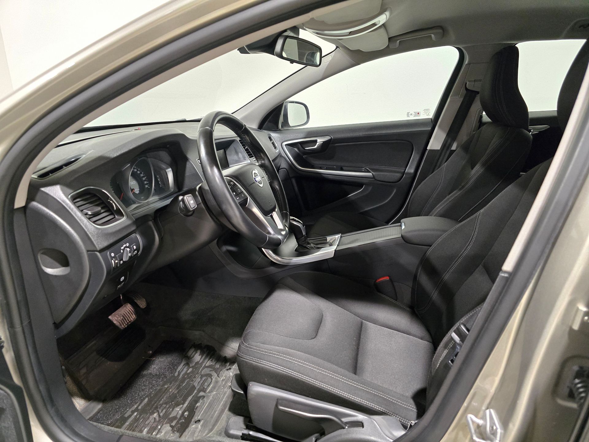 Volvo V60 D2 2015, kuva 7/10