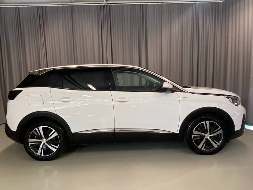 Bild 4 av Peugeot 3008 GT HYBRID 225hk Allure Navi Apple car