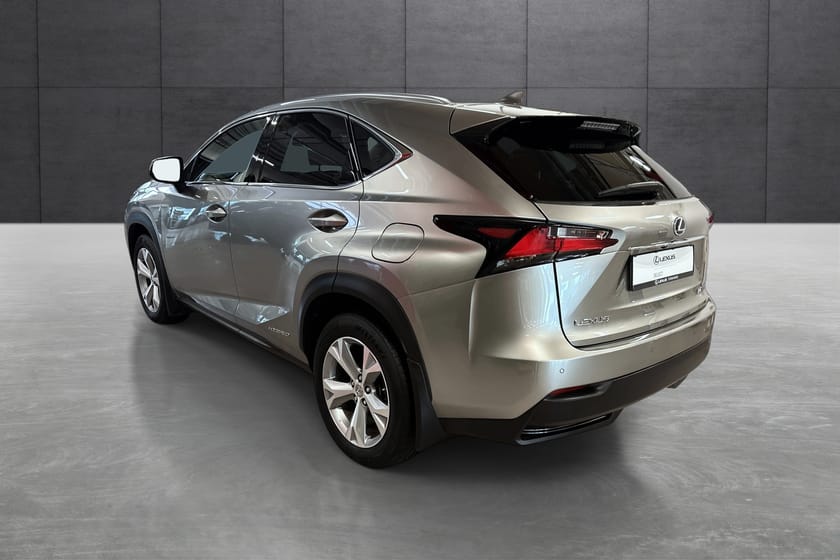 Bilde 3 av Lexus NX 300h AWD 2.5 Hybrid Automat (E-CVT) 4WD Luxury