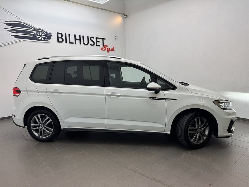 Bild 2 av Volkswagen Touran 1.5 TSI 150hk 7 sits R-Line Värmare/Bkamera/Krok/1Brukare/Carpla