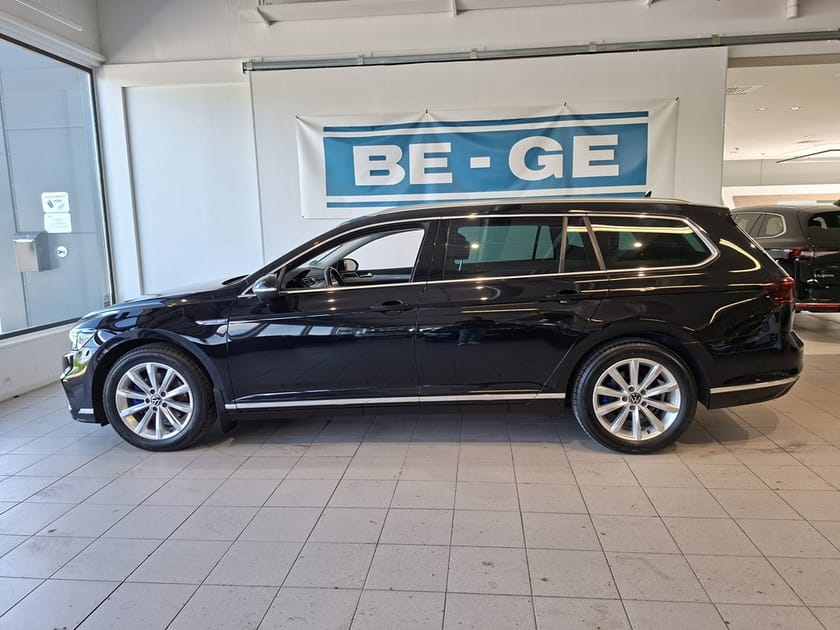 Bild 2 av Volkswagen Passat Sportscombi GTE 1.4 TSI 218HK Dragkrok LED-Matrix Backkamera
