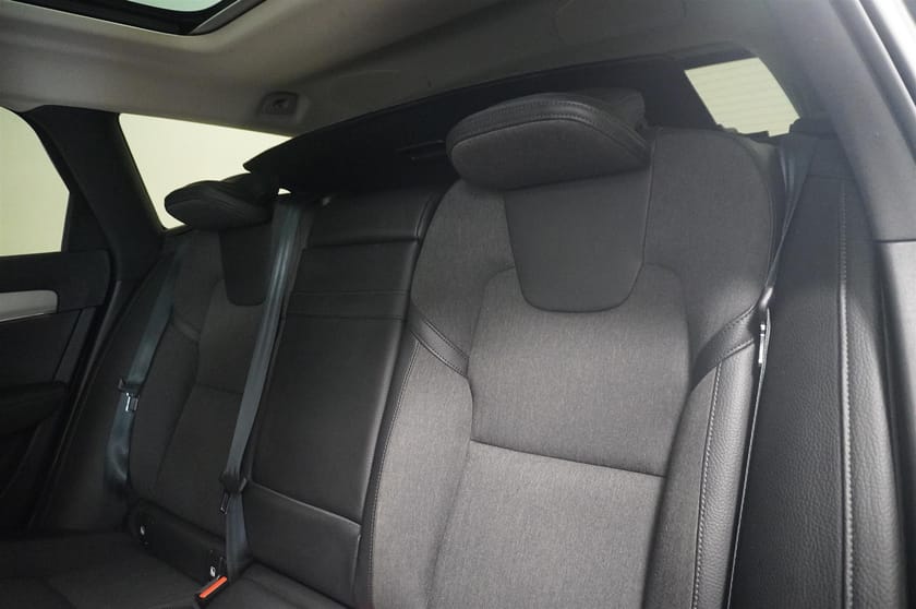 Bild 5 av Volvo V90 Cross Country D4 AWD Advanced Edt H K Luft