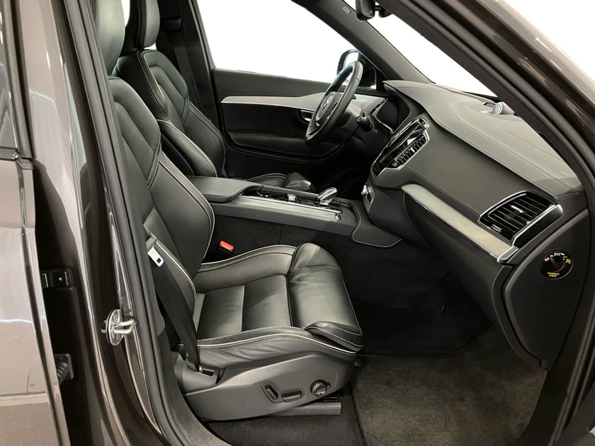 Bild 4 av Volvo XC90 7 Säten T8 Ultra Dark Edition | B&W | Drag | Luftfjädring | 360°| HUD | Pano |