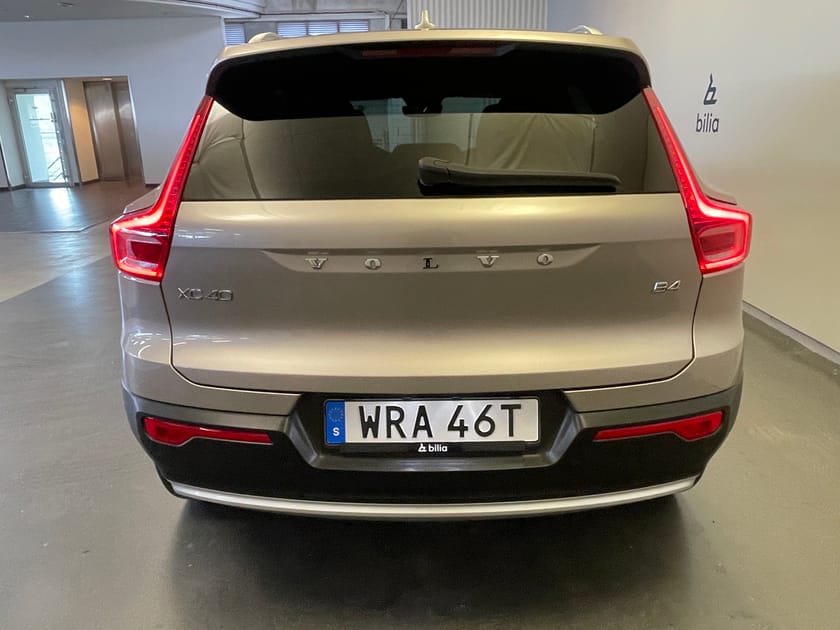Bild 5 av Volvo XC40 B4 FWD Bensin Core SE II / Navigation / Backkamera / ISOFIX /