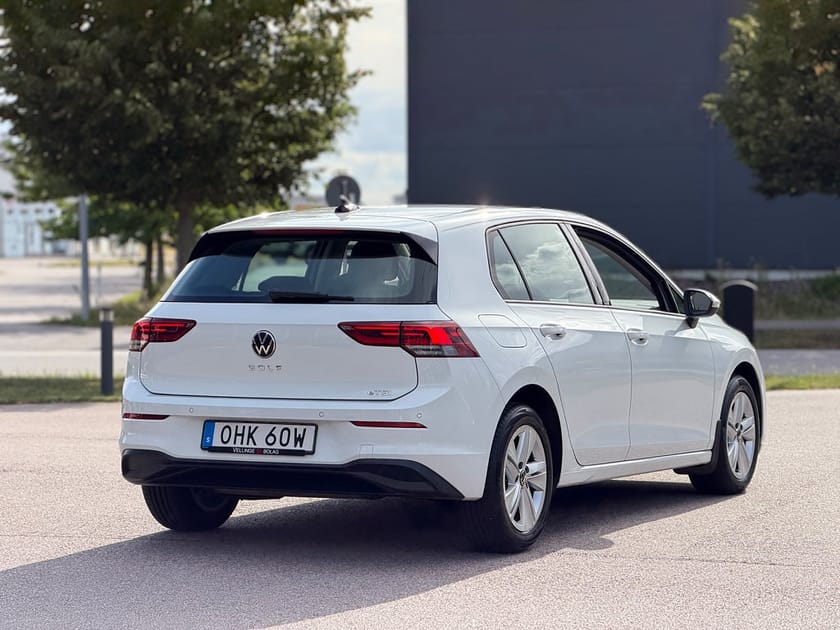 Bild 5 av Volkswagen Golf 1.0 eTSI Automat B-Kamera Rattvärme