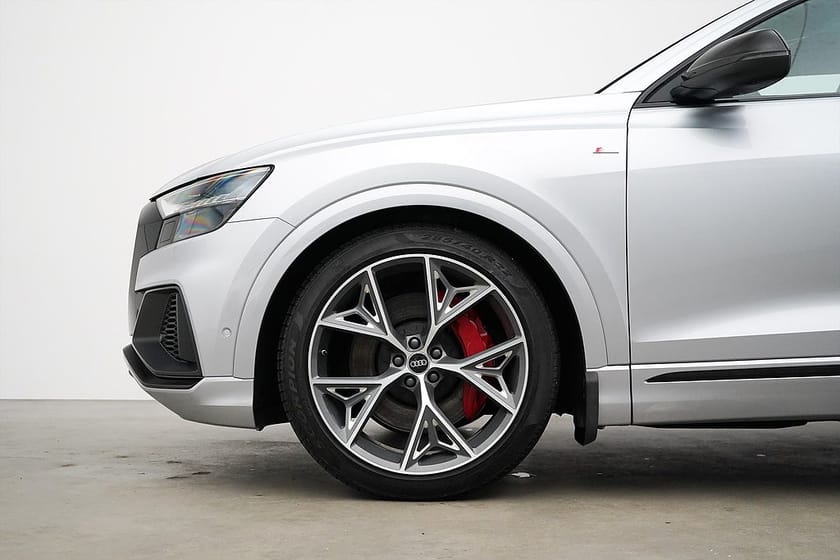 Bild 2 av Audi Q8 60 TFSI e quattro TFSI-e / 462hk / 360 / Night / Se Spec