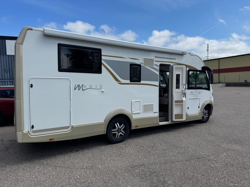 Bild 3 av Caravans International Campervan Fiat Magis 65 Integral