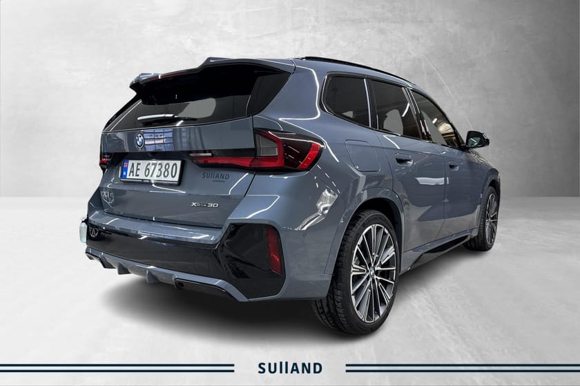 Bilde 5 av BMW iX1 xDrive30 Supercharged M-Sport Pro, Storm Bay Met, Pano