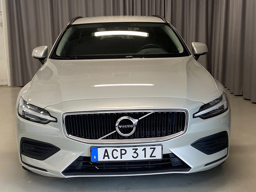 Bild 2 av Volvo V60 B4 197hk Momentum Adv Pro Edt Drag Backkamera Navi