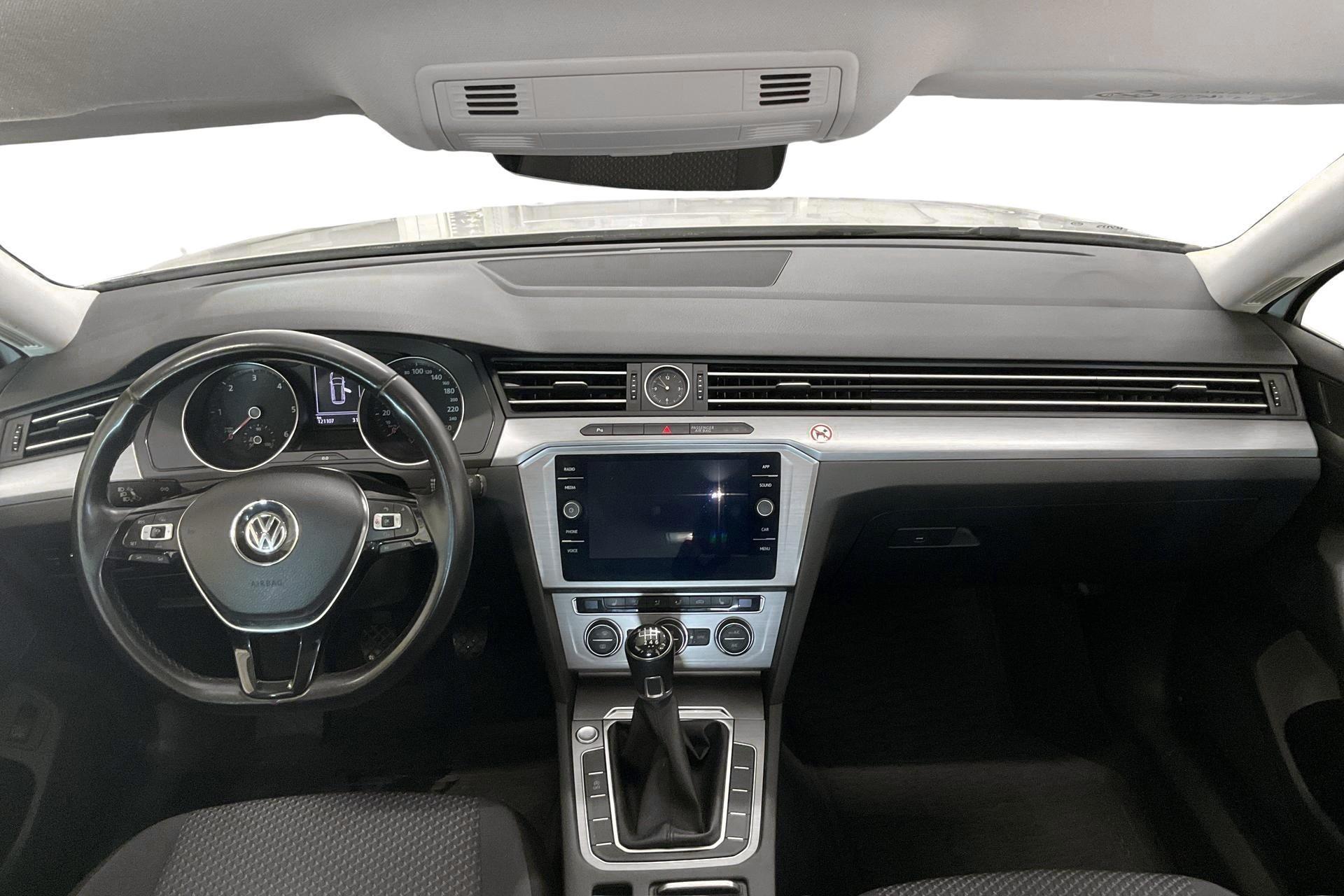 Volkswagen Passat 2018, bild 7/10