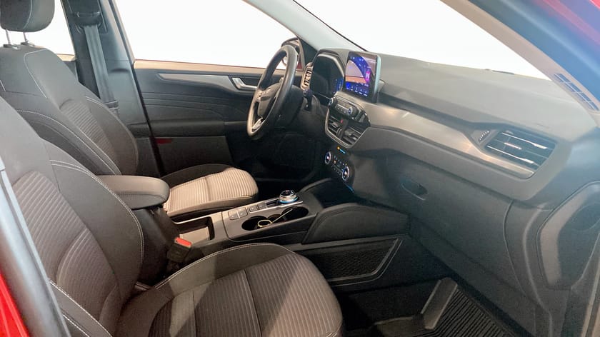 Bild 3 av Ford Kuga Plug-In Hybrid Titanium PHEV |225HK|56km EL| Drag| Adaptiv F-hållare