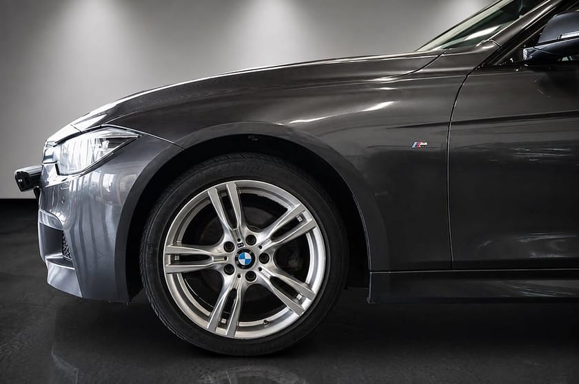 Bild 3 av BMW 320d xDrive Touring M-Sport Navi B-Kam Drag Läder