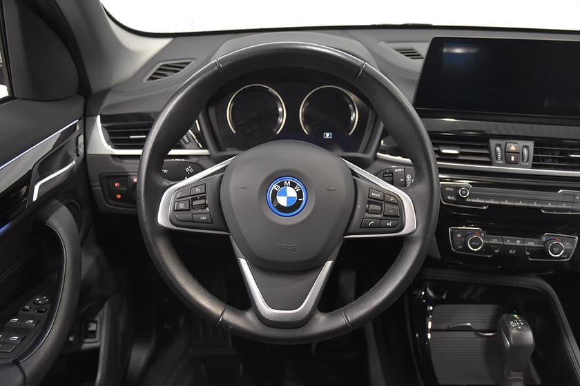 Bild 2 av BMW X1 xDrive25e Sport Line HUD B-Kam Navi Moms 220hk