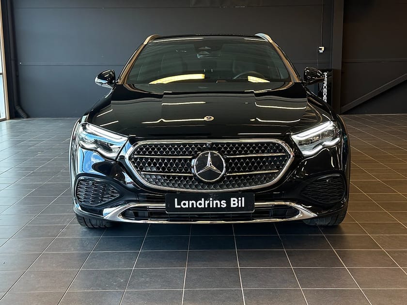 Bild 2 av Mercedes-Benz E 300 de 4MATIC All-Terrain Avantgard Premium, Drag, Moms