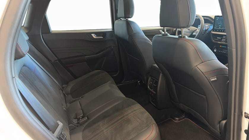 Bild 5 av Ford Kuga Plug-In Hybrid ST-LINE X 2.5 PHEV 243HK / 360-kamera / Drag