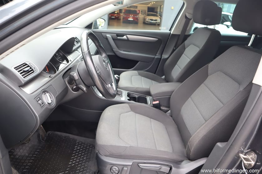 Bild 4 av Volkswagen Passat Variant 2.0 TDI 4Motion 140hk Backkamera Dragkrok 1 Ägare