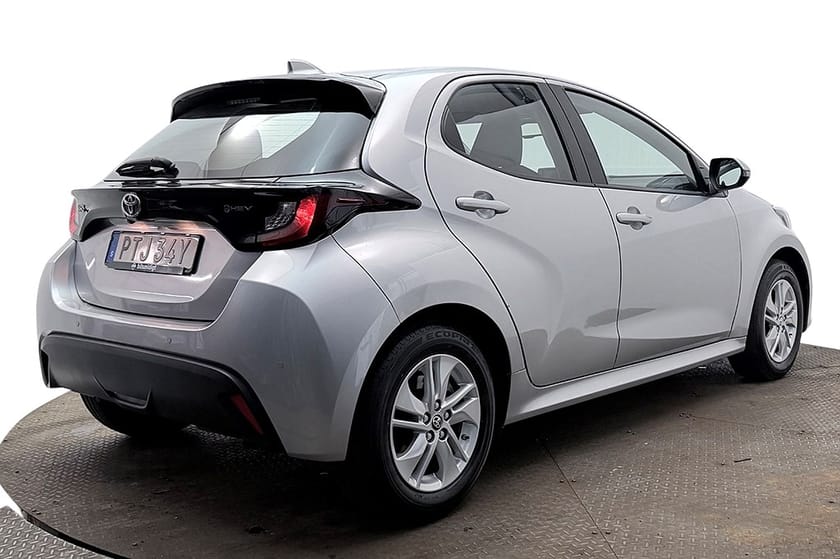 Bild 5 av Toyota Yaris Hybrid 115 Kamera P-Sens Filassist Rattvärme MOMS 116hk