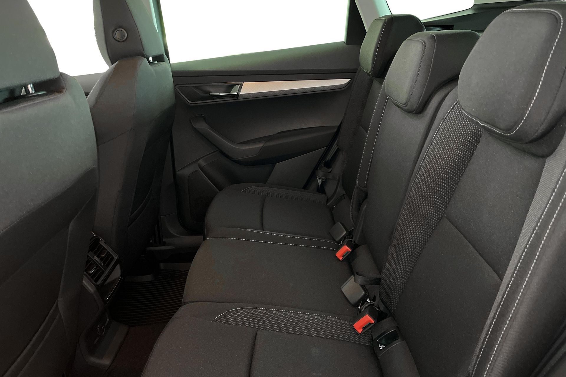 Skoda Karoq Selection 1,5 TSI 2026, bild 6/8