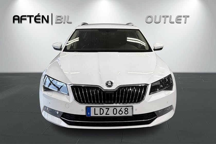 Bild 3 av Škoda Superb Kombi Skoda 2.0 TDI 4x4 Businessline Värmare Kamera Drag Canton Nav