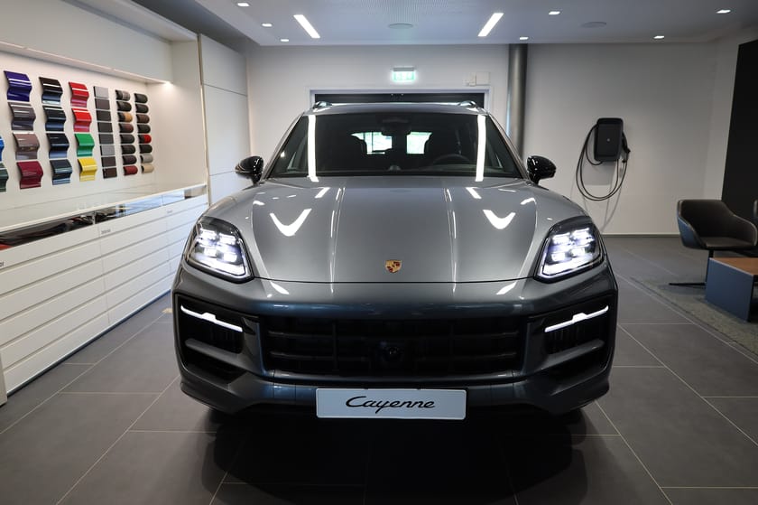 Bild 4 av Porsche Cayenne E-Hybrid / Black Edition