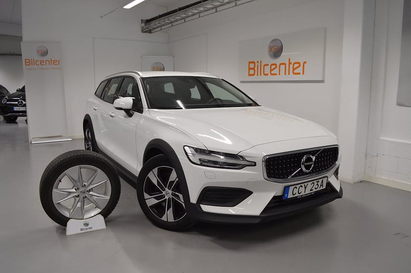 Bild 1 av Volvo V60 Cross Country B4 AWD V-Däck ingår Navi-Kamera-Värmare-VoC-CarPlay-Pil