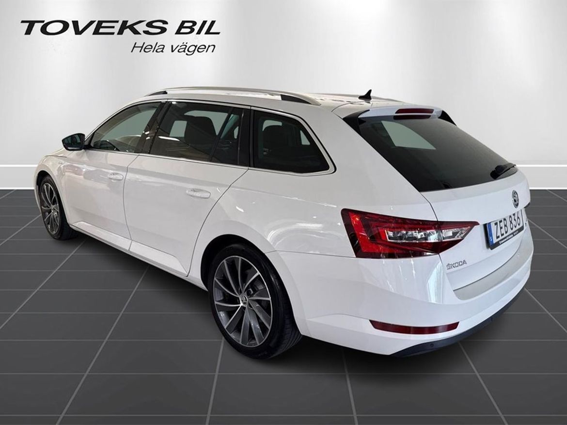 Škoda Škoda Superb Kombi — bild 3