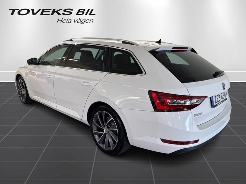 Bild 3 av Škoda Superb Kombi SUP.COM   GRTL&K  TD140/2.0A7A