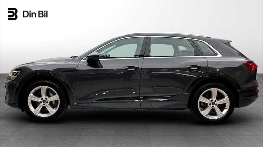 Bild 3 av Audi Q8 50 e-tron quattro 340HK Backkamera Elstolar Läder
