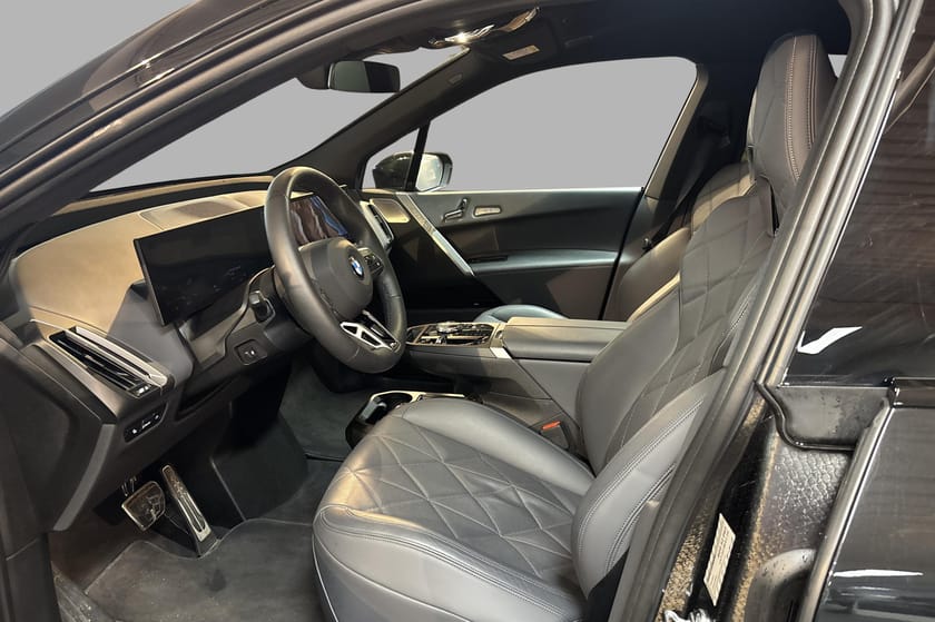 Bilde 5 av BMW iX xDrive60 Supercharged,B&W,Luft,skinn