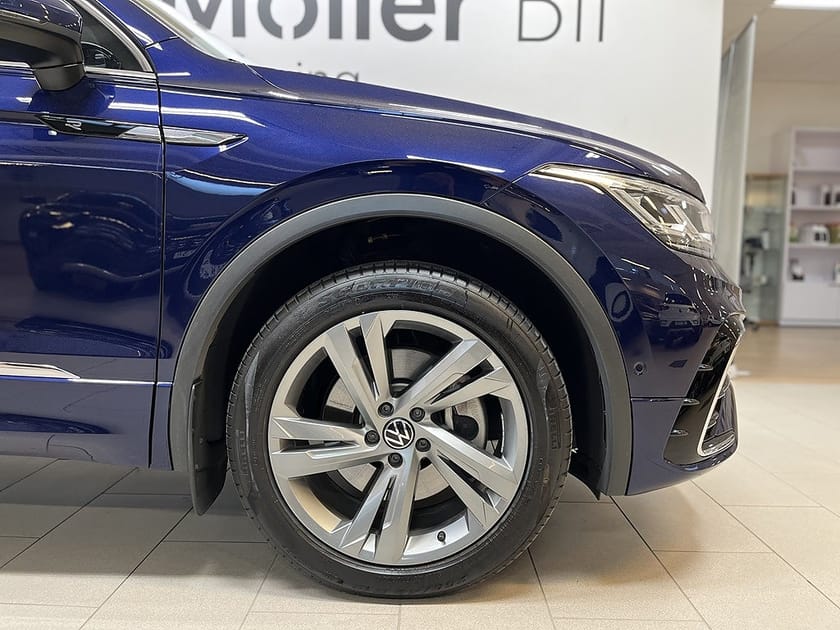 Bild 4 av Volkswagen Tiguan Allspace 7-sätes R-Line 2.0 TDI 4M Drag Kamera Matrix LED