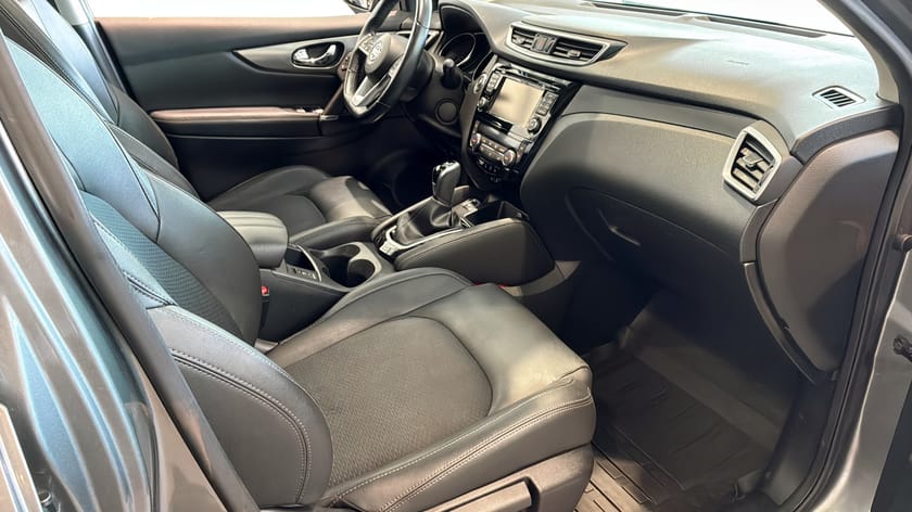 Bild 3 av Nissan Qashqai 1,6 dci 130 hk automat Tekna Design Pack Glastak