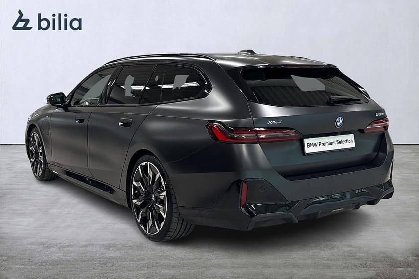 Bild 2 av BMW 530e xDrive Touring M-Sport Pro| B&W | Drag | Panorama | 360