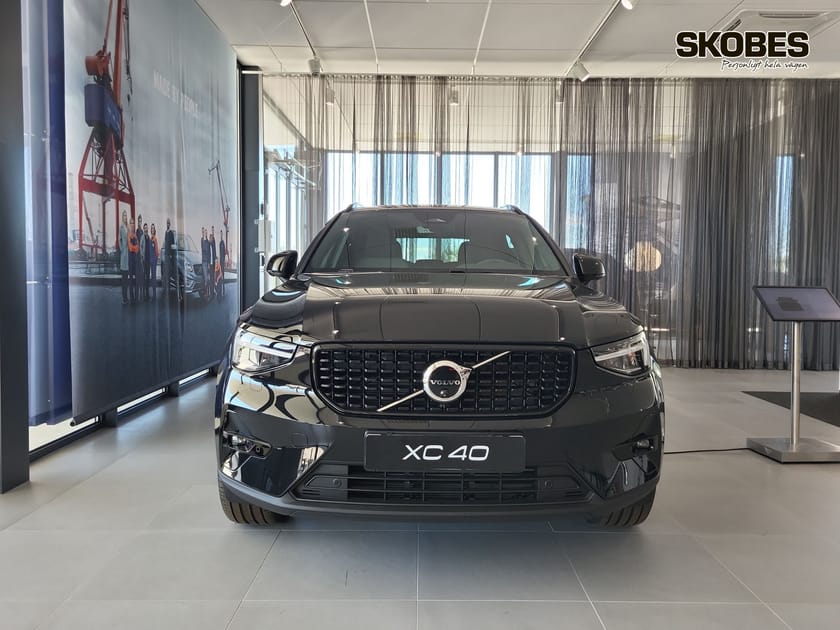 Bild 2 av Volvo XC40 B3 FWD Bensin Plus Dark