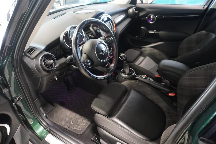 Bild 2 av MINI Cooper SD 5-Dörrars 170hk Automat Chili PDC Connected Farthållare
