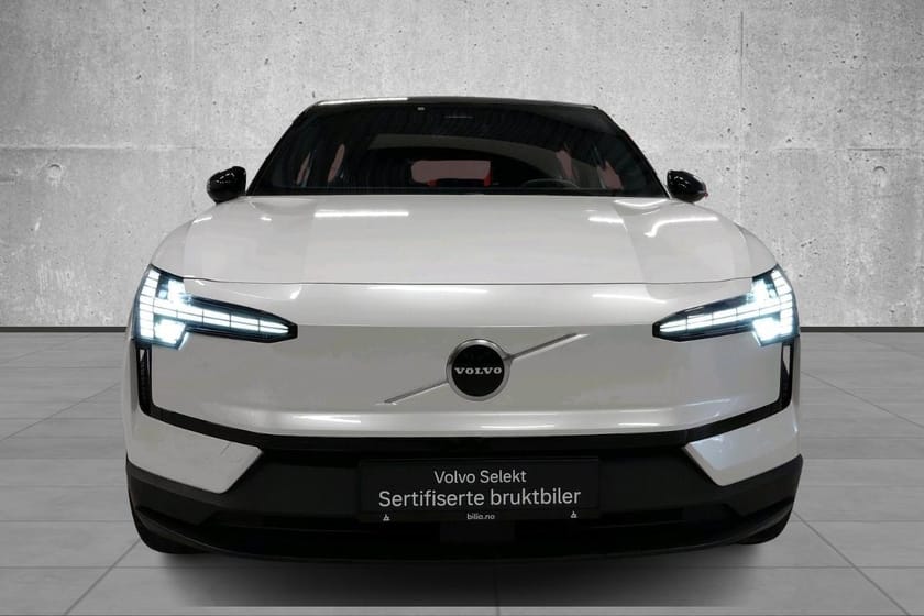 Bilde 2 av Volvo EX30 Twin Motor Performance Plus I 4x4 I Harman&Kardon I 19"