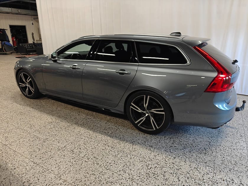 Bild 4 av Volvo V90 D4 AWD Geartronic, 190hk R-Design, Head-up, V-hjul