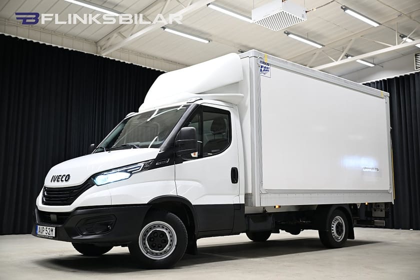 Bild 1 av Iveco Daily 35-160 Chassi Cab 156HK Automat|Volymskåp|BGLyft|Sidodörr|Lågmil|LED|Moms