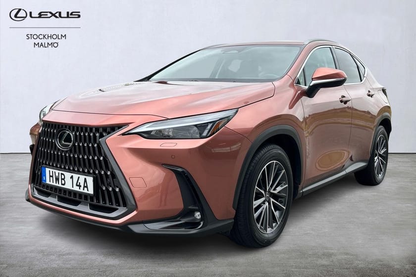 Bild 1 av Lexus NX 450h+ Business Plus AWD Drag Skinn P-värmare Backkamera Navi