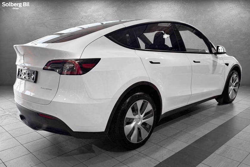 Bilde 4 av Tesla Model Y Long Range AWD AWD/ VARMEPUMPE/ PREMIUM.LYD/ NORSK/ PANO