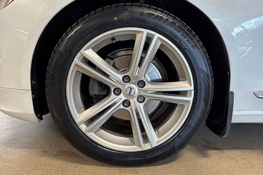 Bild 5 av Volvo V90 D4 Inscription / 360-kam / Keyless / Sommarkampanj