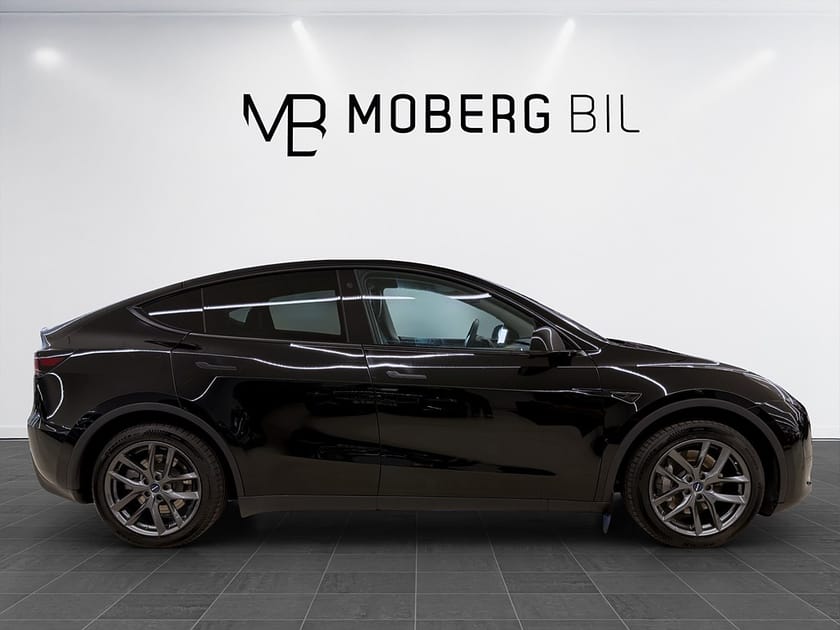 Bild 4 av Tesla Model Y Standard Range RWD 299hk Helg på Moberg! Pano Premium Navi