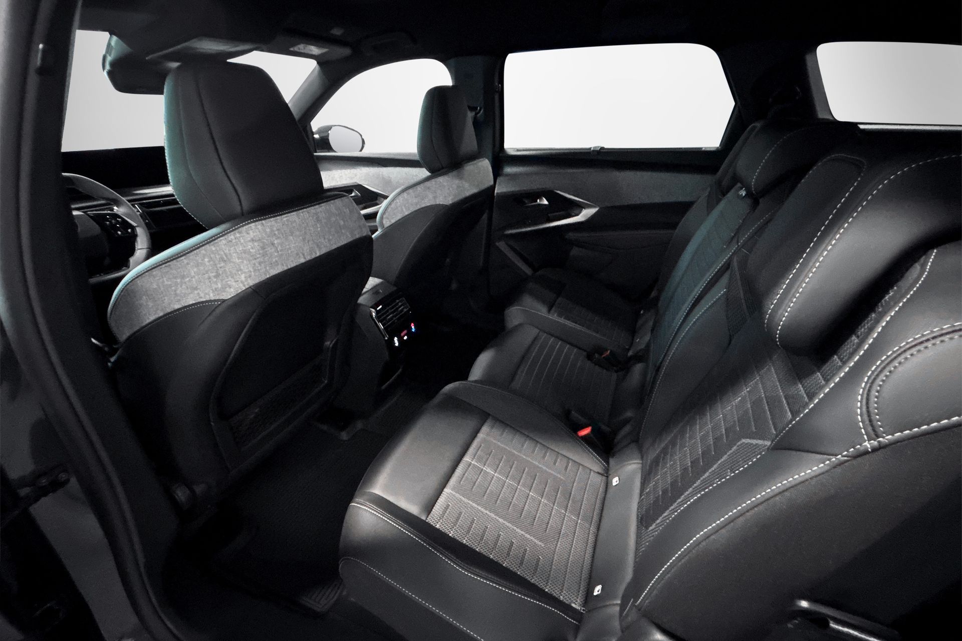 Peugeot 5008 GT EDITION PHEV 225hk 2026, bild 6/10