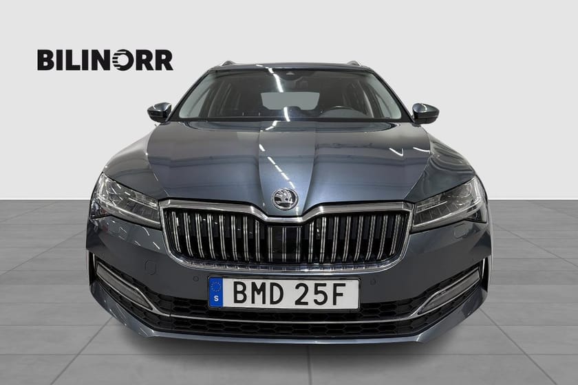 Bild 5 av Škoda Superb Kombi – L&K, Vhjul, Drag
