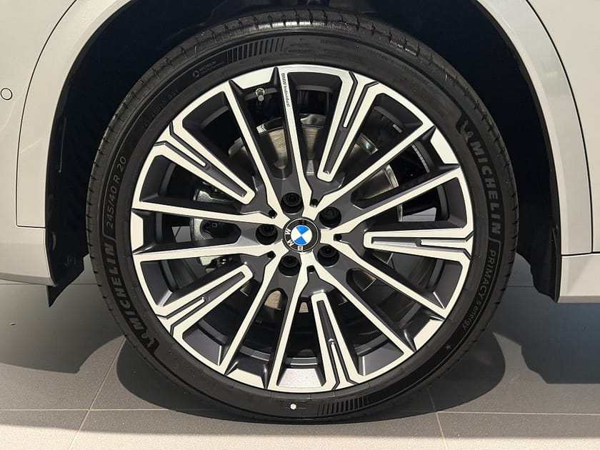 Bild 5 av BMW iX1 xDrive30 M Sport Active Edition Drag Tonade rutor 20"