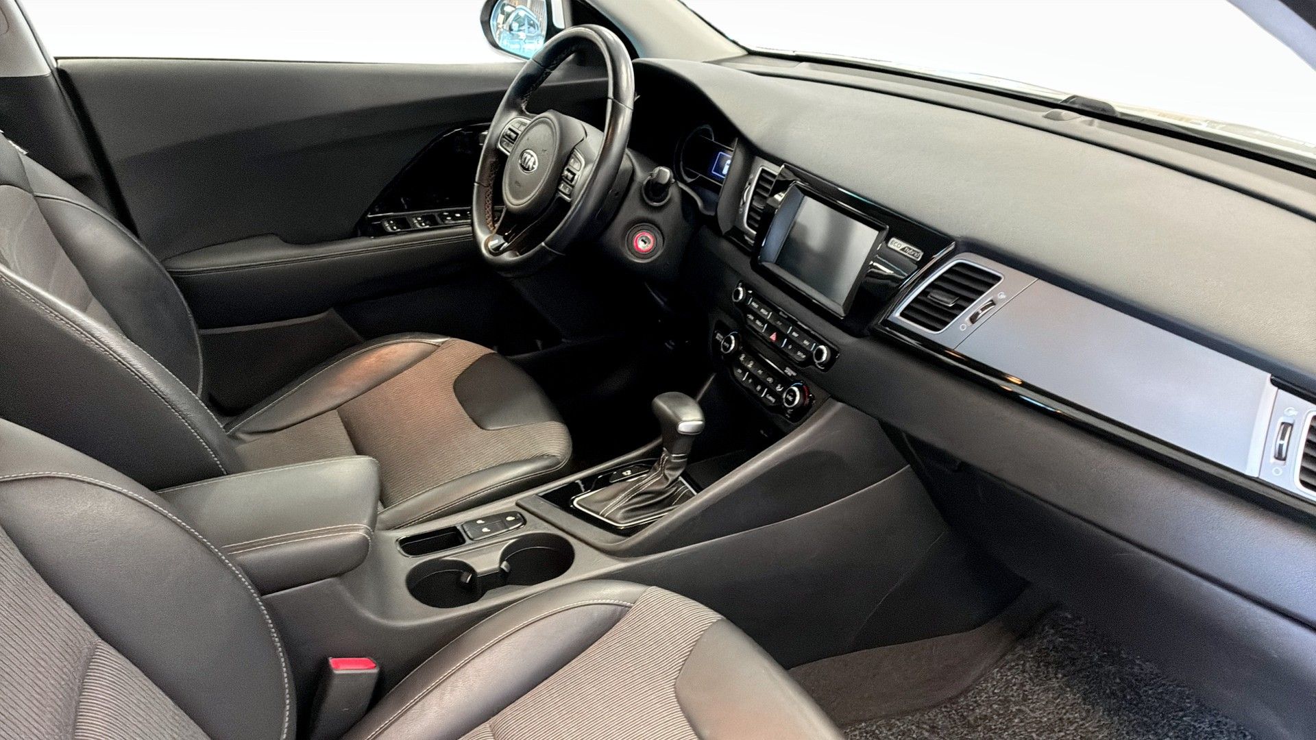 Kia Niro Hybrid 2019, bild 3/9